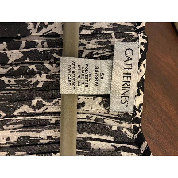 0158 Sophisticated Plus Size Catherine’s Blouse. Size 5X NWOT - Picture 6 of 7